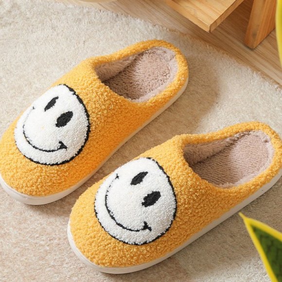NEW Smile Smiley Happy Face CUTE Plush Soft Cozy Comfy Anti Skid Slip On Slipper - Picture 9 of 14